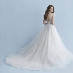 Alexandra’s Wedding Dress